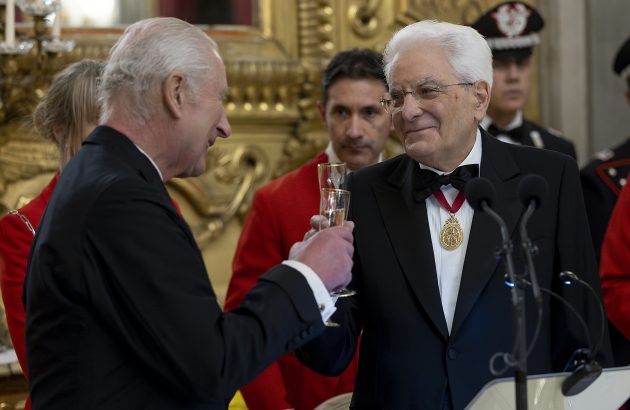 #WeekInPictures: from royal toasts to runway glamour