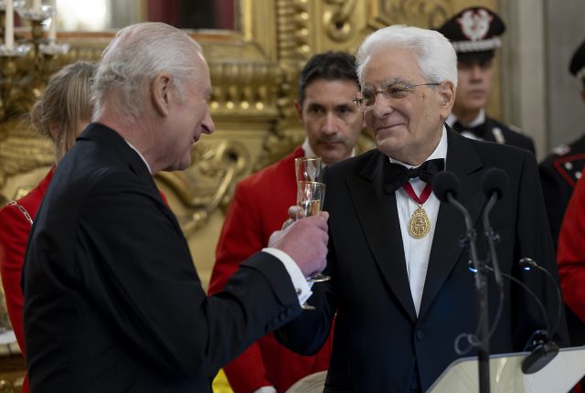 Roma- Il Presidente della Repubblica Sergio Mattarella e il Re Carlo III in occasione del pranzo di Stato, oggi 9 aprile 2015.
(Foto di Francesco Ammendola - Ufficio Stampa per la Stampa e la Comunicazione della Presidenza della Repubblica)