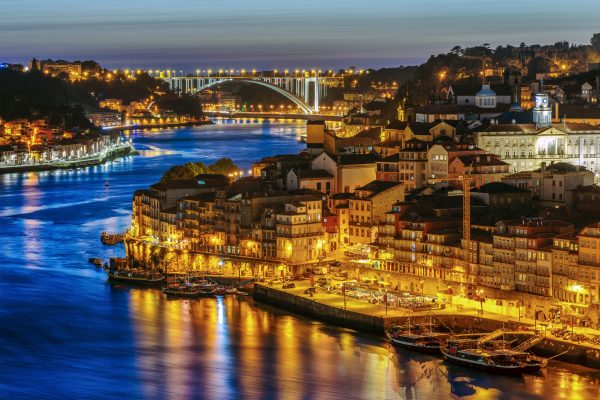 Porto cracks down on late-night drinks sales