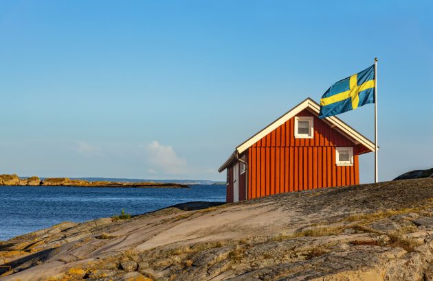 Sweden begins cautious reform of alcohol monopoly