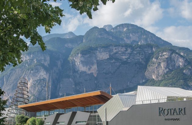 How both mountains and makers shape the metodo classico of Rotari