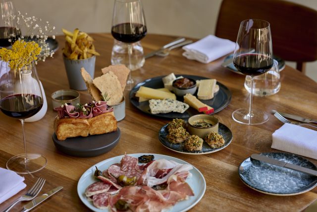 Isa Bal Trivet wine list