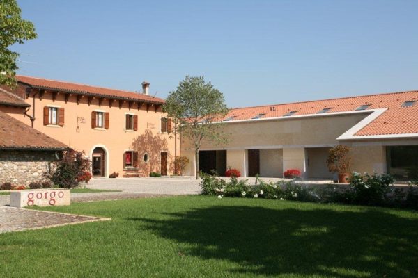 How ‘sexual confusion’ is helping Lake Garda