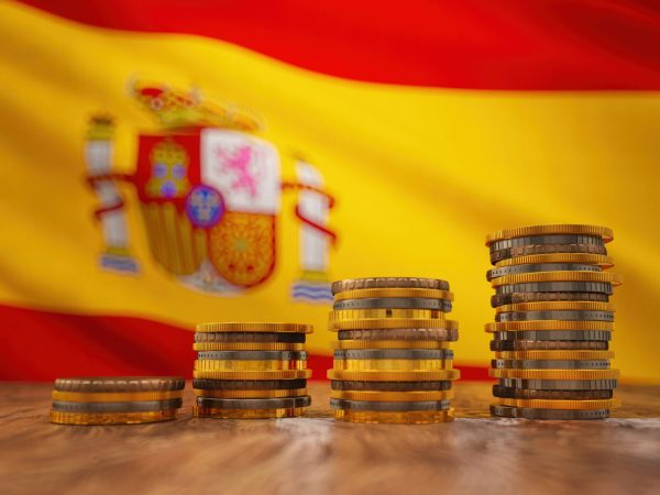 CaixaBank hands out almost €1billion worth of loans to Spanish growers