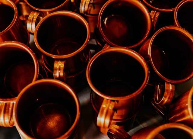 Ever wondered how to make the perfect winter cocktail? Look no further, here’s how to make hot buttered rum for friends and family visiting this Christmas.