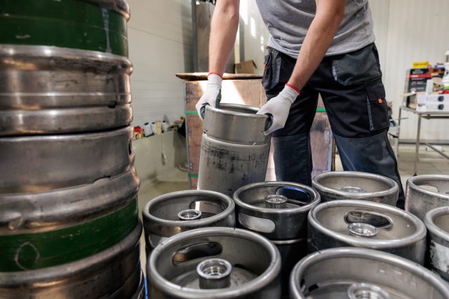 Fresh findings from CGA by NIQ show craft beer is losing momentum with younger drinkers despite the category’s broad reach in the US on-trade. The data points to an urgent need for new strategies that speak to Gen Z tastes and venues.