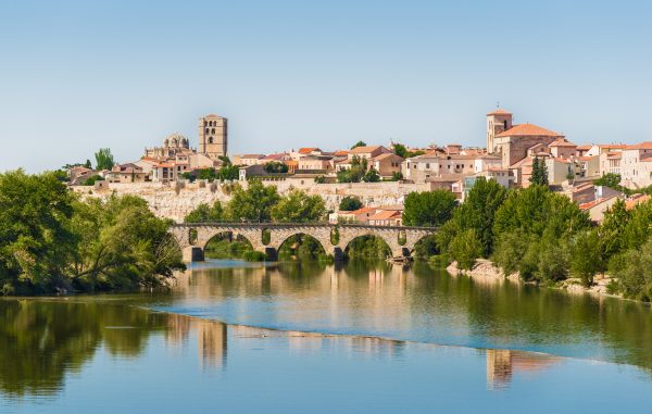 Can one brand simplify Portugal for UK wine drinkers?