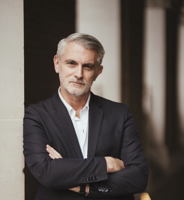 Castelnau UK appoints new GM as Keith Isaac MW retires