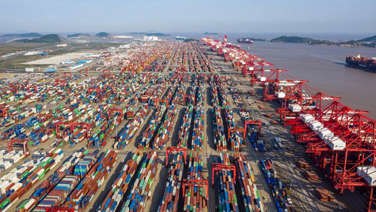 China seizes 75,000 cases of counterfeit alcohol