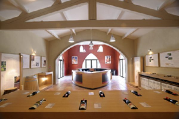 Chateauneuf-du-Pape producer unveils visitor centre