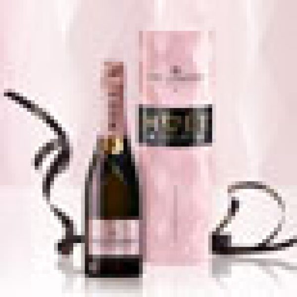 MoÃ«t thinks pink