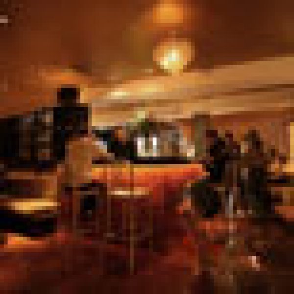 Cocktail bar gets TV treatment