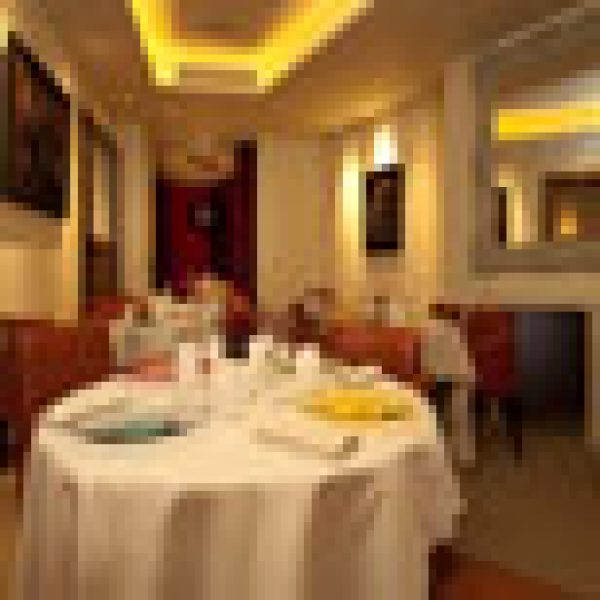 db eats: Eastside Inn