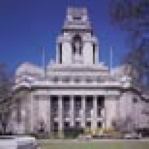 Luxury hotel to open by Tower of London