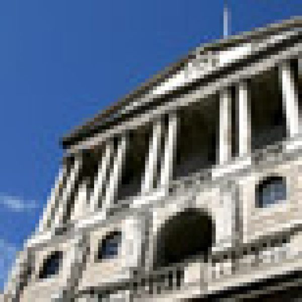 Bank of England must resist raising interest rates