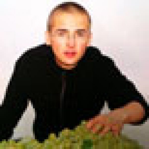 Baby-faced Loire winemaker makes UK debut