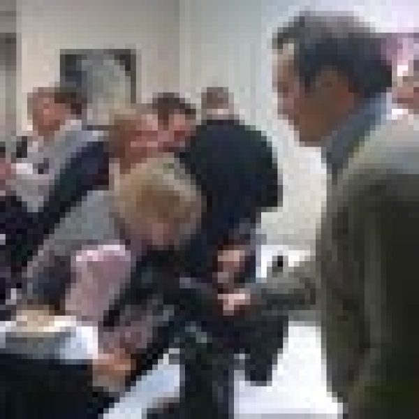 Online retailers battle it out