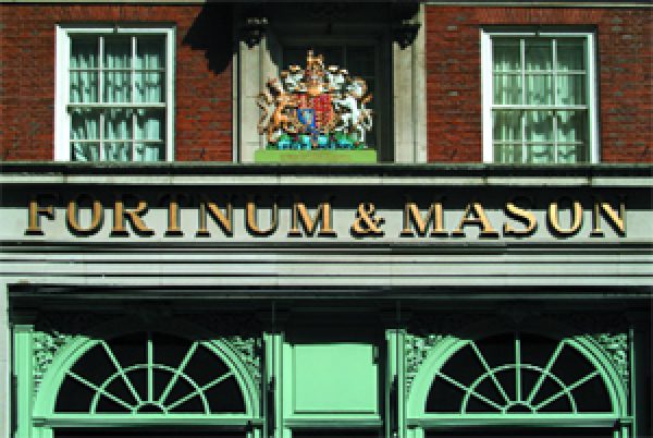 Retail Report: Champers in hampers